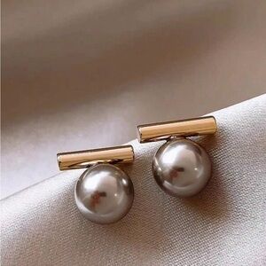 Minimalist Ekegance: Gold and Silver Pearl Earrings